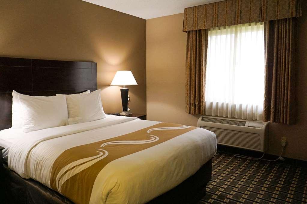 Quality Inn & Suites Watertown Near Prairie Lakes Ice Arena Habitación foto